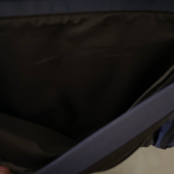 Large navy blue carryall. - Picture 6 of 7